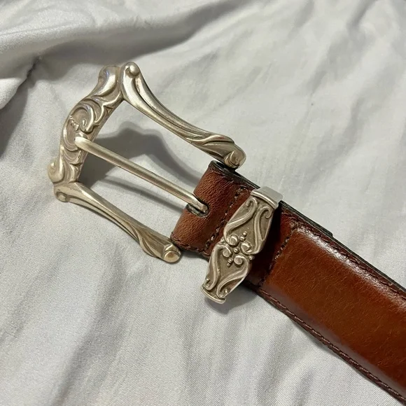 Vintage Fossil Belt Brown Leather with Silver Hardware - Picture 5 of 7